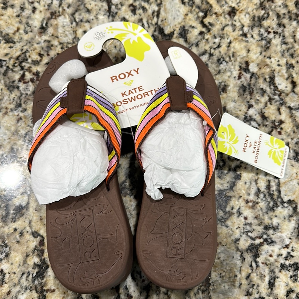 Roxy wedge thong sandals 💜NWT💜